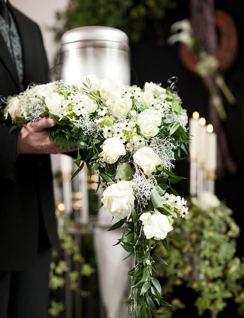 Weißer Blumenkranz